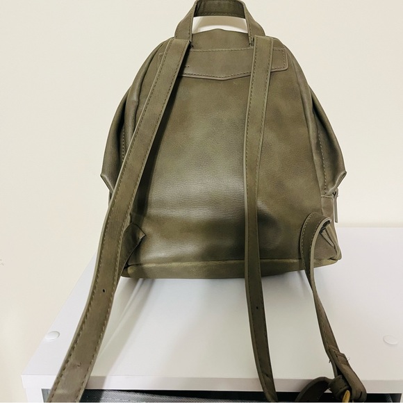 Universal Threads Backpack (See Description) - Picture 4 of 11